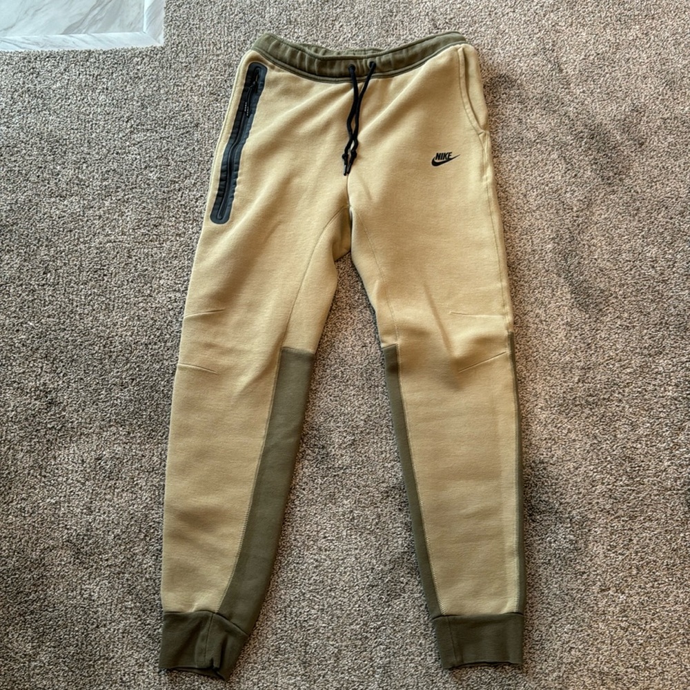 Men’s Nike tech fleece, joggers, medium tall